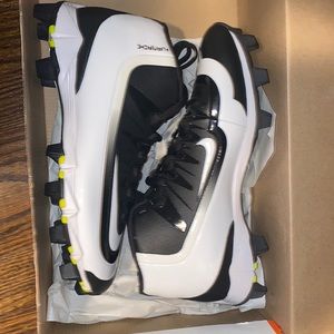 Brand new boys Nike Huarache 2KFilth Keystone Baseball Cleats.